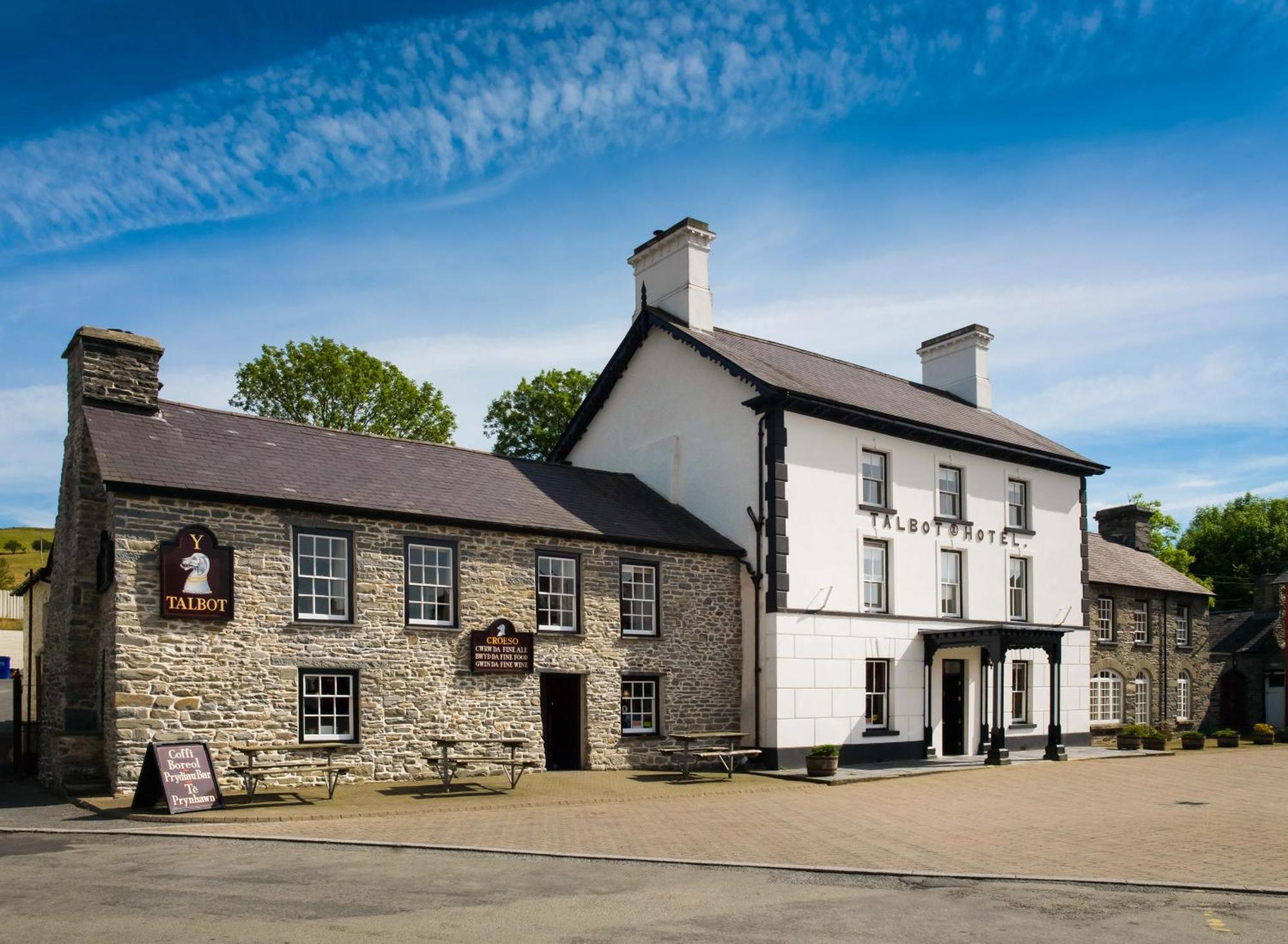 Y Talbot Hotel Tregaron Exterior photo